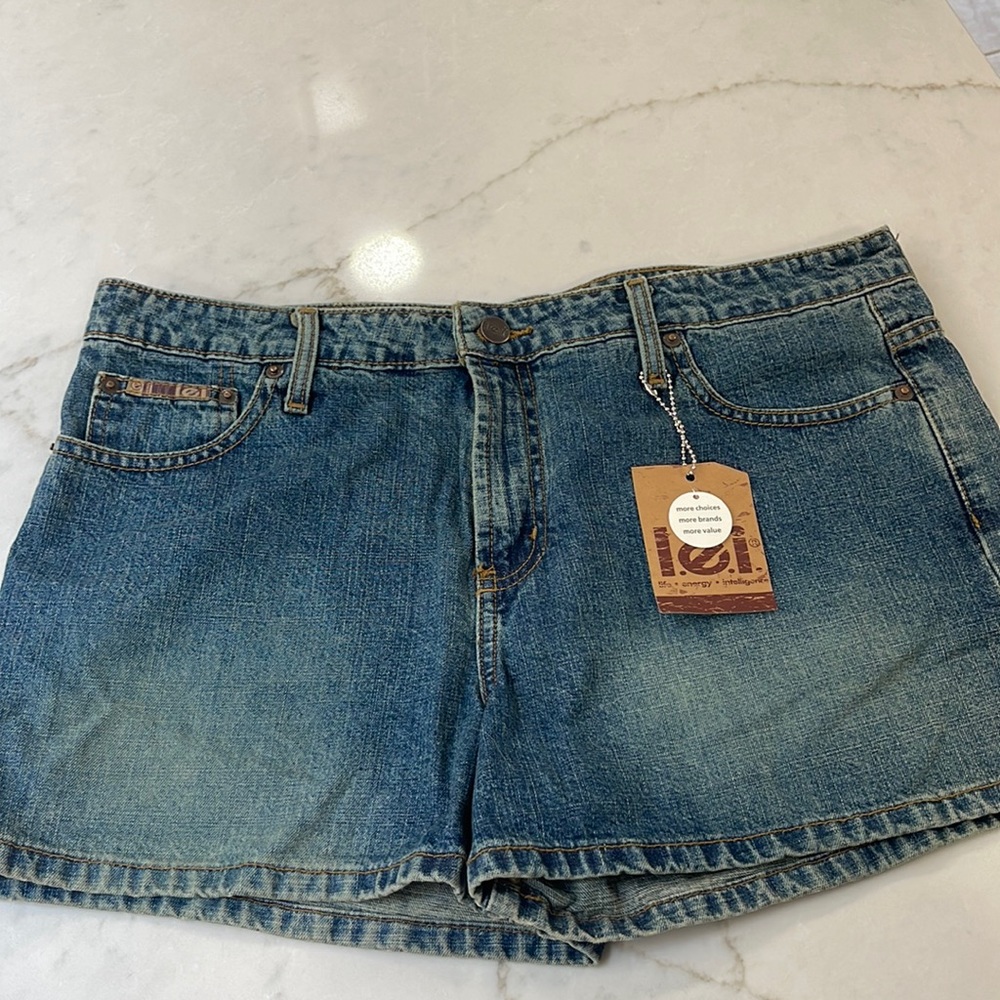 Lei denim shorts